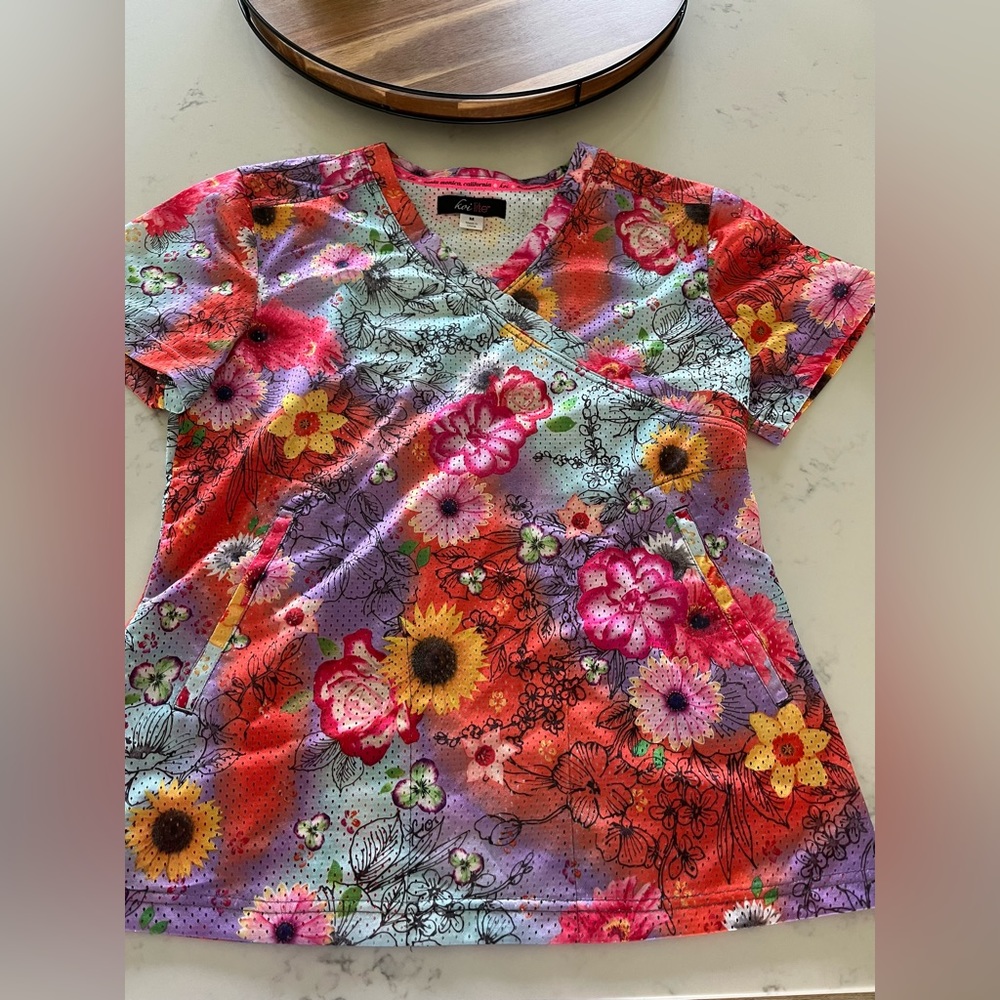 Koi Lite Scrub Top